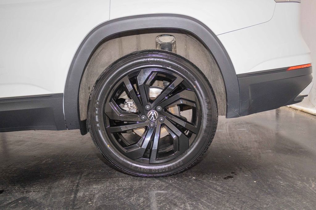 Used 2023 Volkswagen Atlas SE w/ Panoramic Sunroof Package image 6