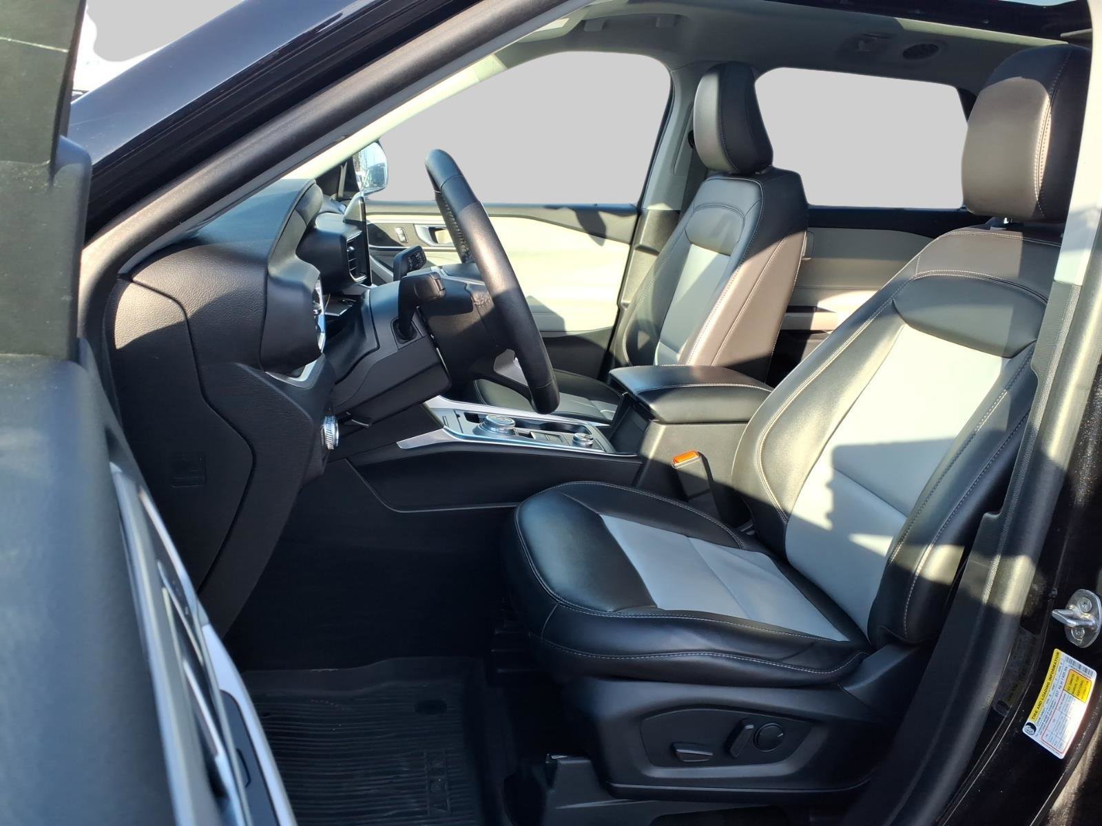 Used 2023 Ford Explorer XLT w/ Equipment Group 202A image 17