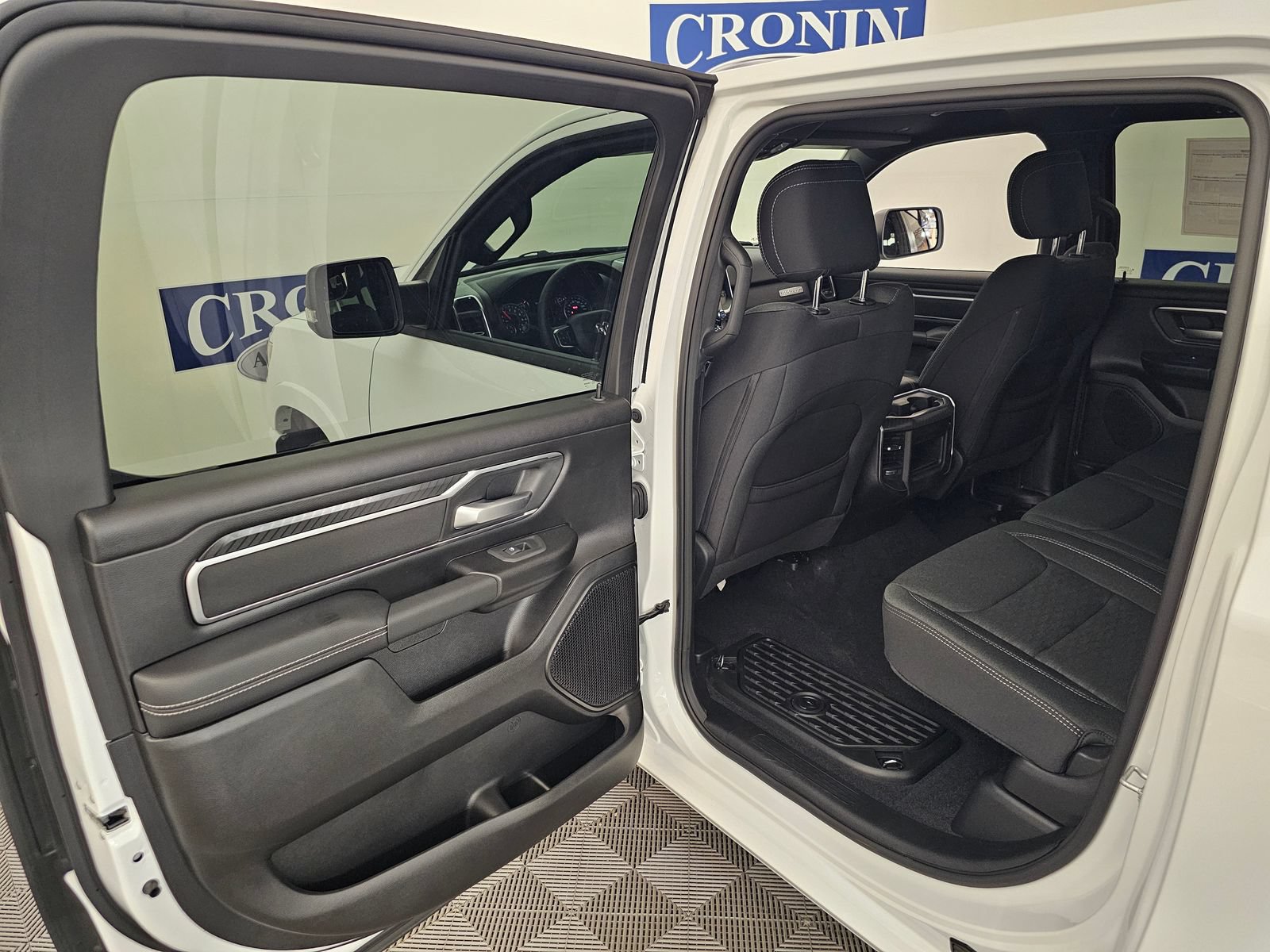 New 2026 RAM 1500 Big Horn AWD/4WD image 35