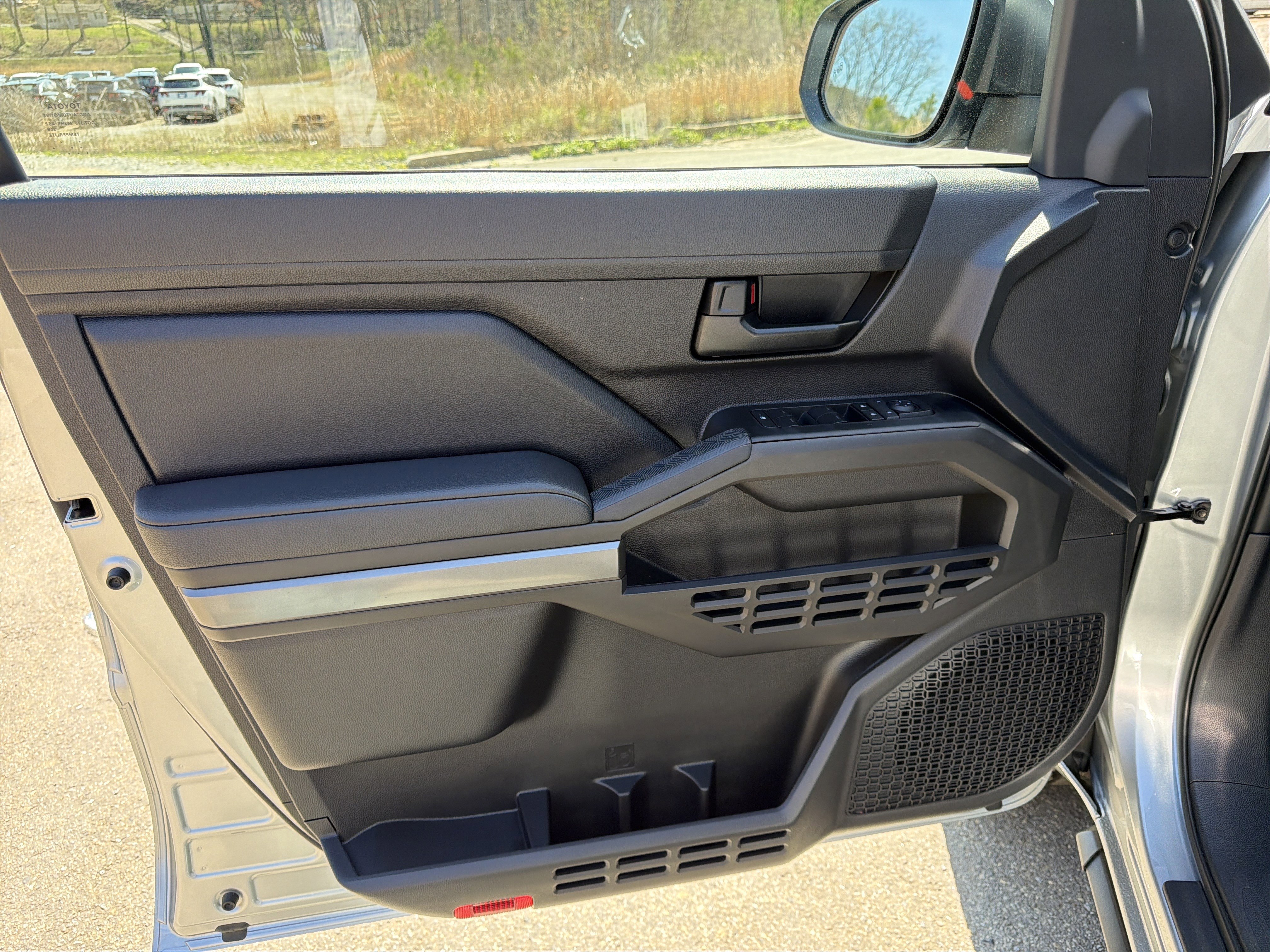 Used 2026 Toyota Tacoma SR5 RWD image 10