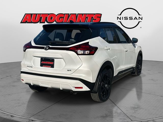 Used 2023 Nissan Kicks SR w/ SR Premium Package image 2