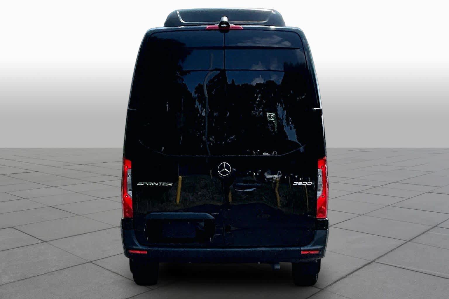 Used 2022 Mercedes-Benz Sprinter 2500 image 5