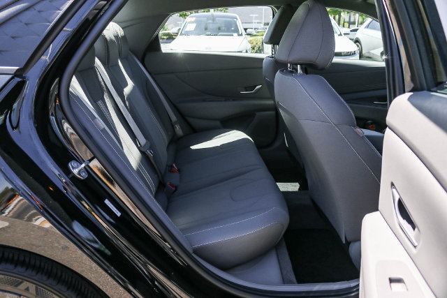 Certified 2026 Hyundai Elantra Sport FWD image 22
