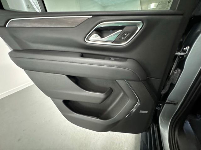 Used 2023 Chevrolet Tahoe LT w/ LT Signature Package AWD/4WD image 9