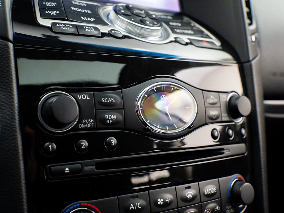 Used 2017 INFINITI QX70 AWD w/ Premium Package image 26