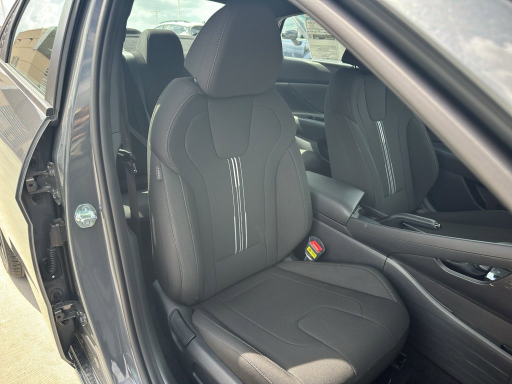 New 2026 Hyundai Elantra Sport FWD image 27