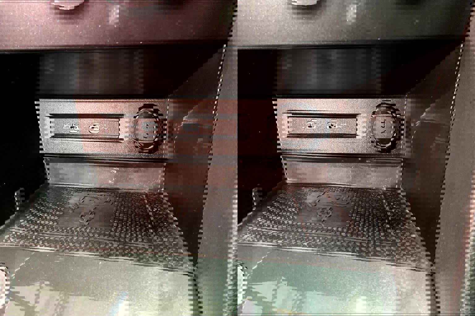 Used 2021 Volkswagen Tiguan SE image 36