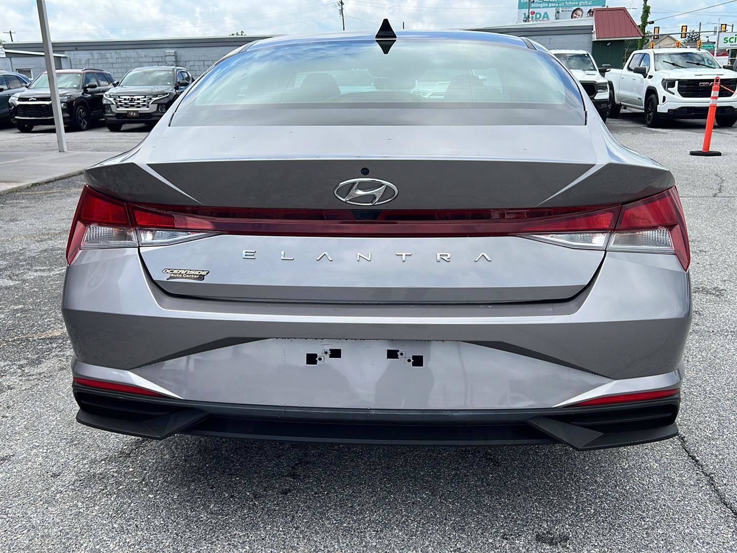 Used 2023 Hyundai Elantra SEL w/ Convenience Package FWD image 4