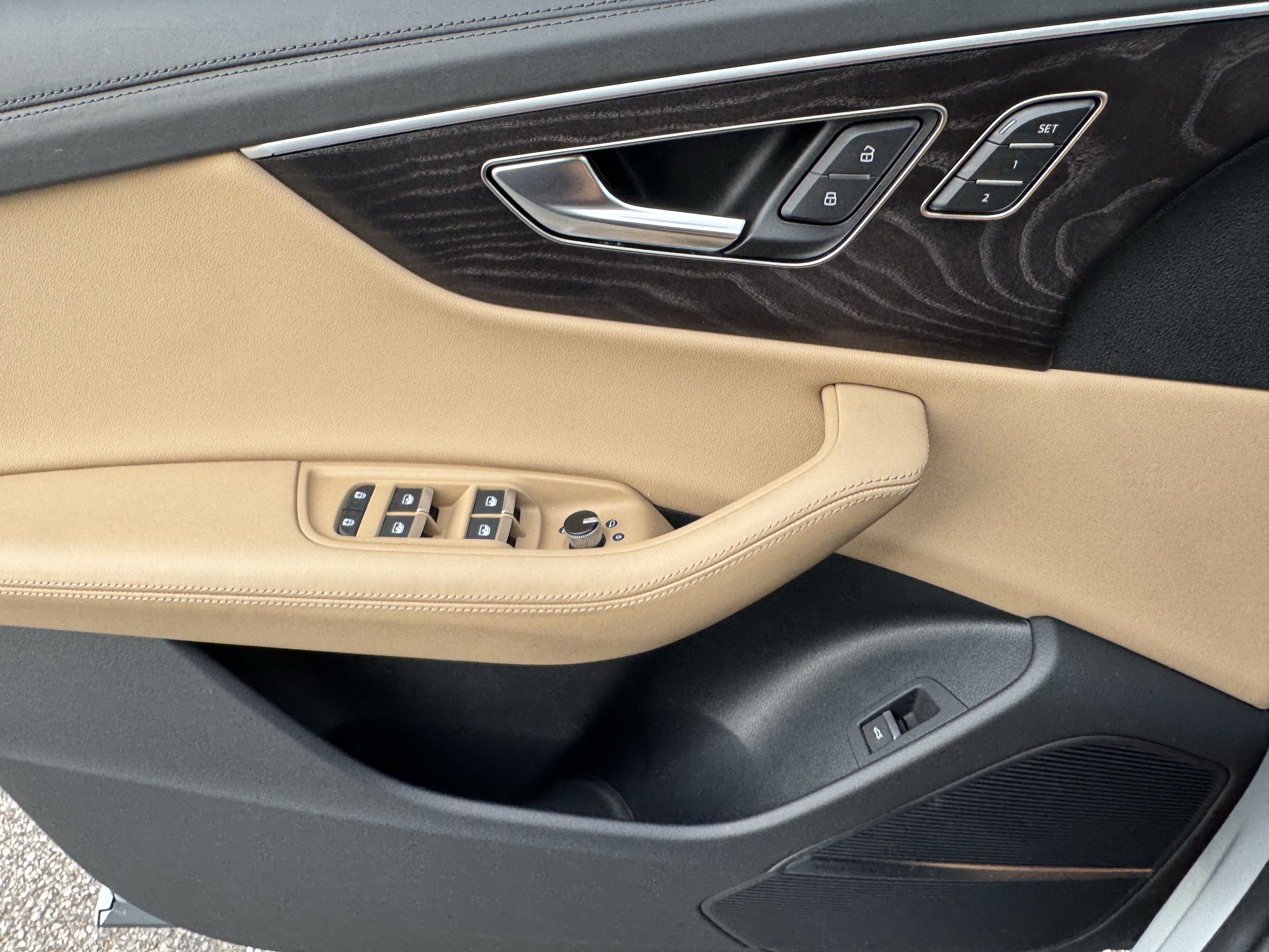 Used 2023 Audi Q8 Prestige image 9