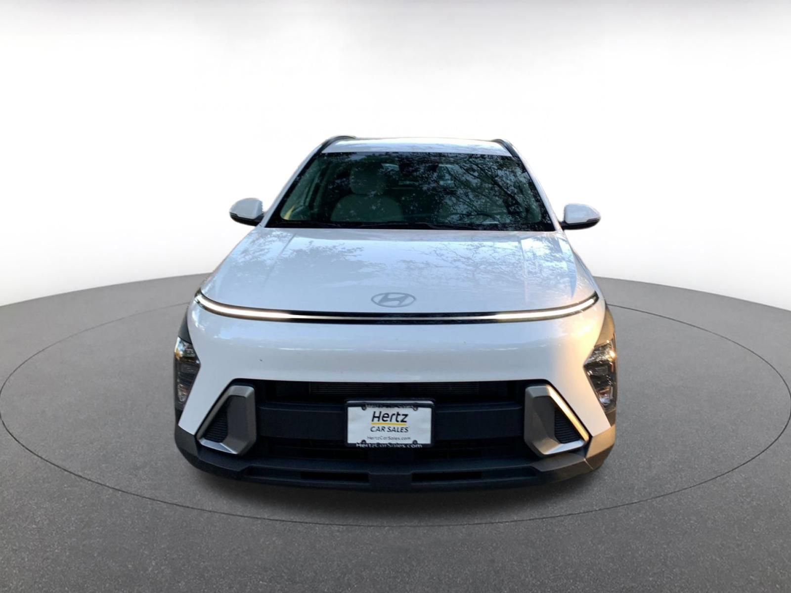 Used 2025 Hyundai Kona SEL image 2