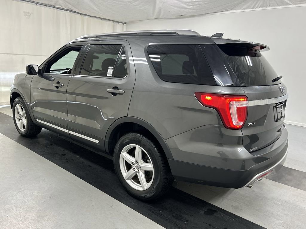 Used 2017 Ford Explorer XLT w/ Equipment Group 201A image 7