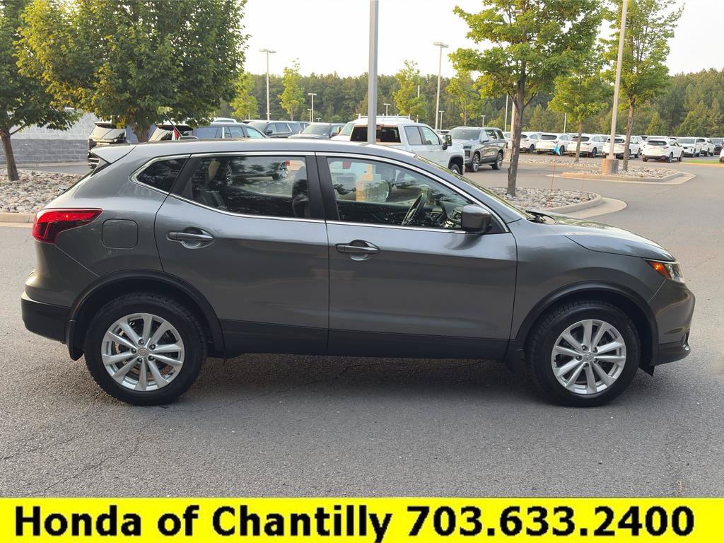 Used 2018 Nissan Rogue Sport S w/ S Appearance Package AWD/4WD image 7