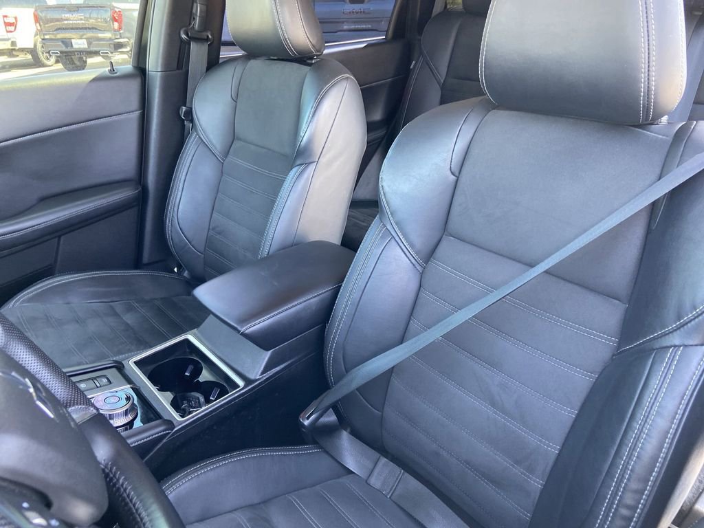 Used 2023 Mitsubishi Outlander SE AWD/4WD image 16