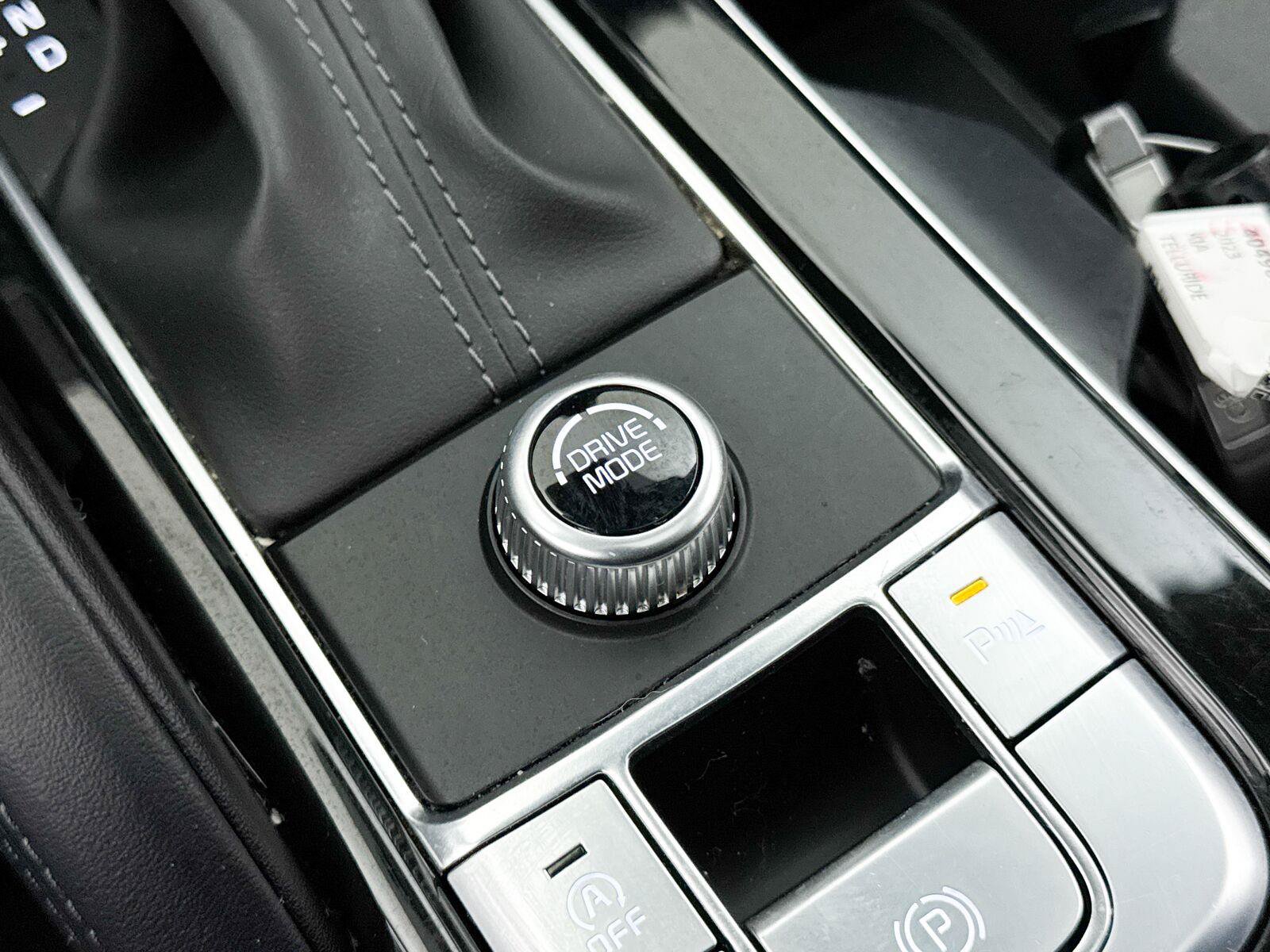 Used 2023 Kia Telluride EX w/ EX Captain's Chair Package FWD image 10