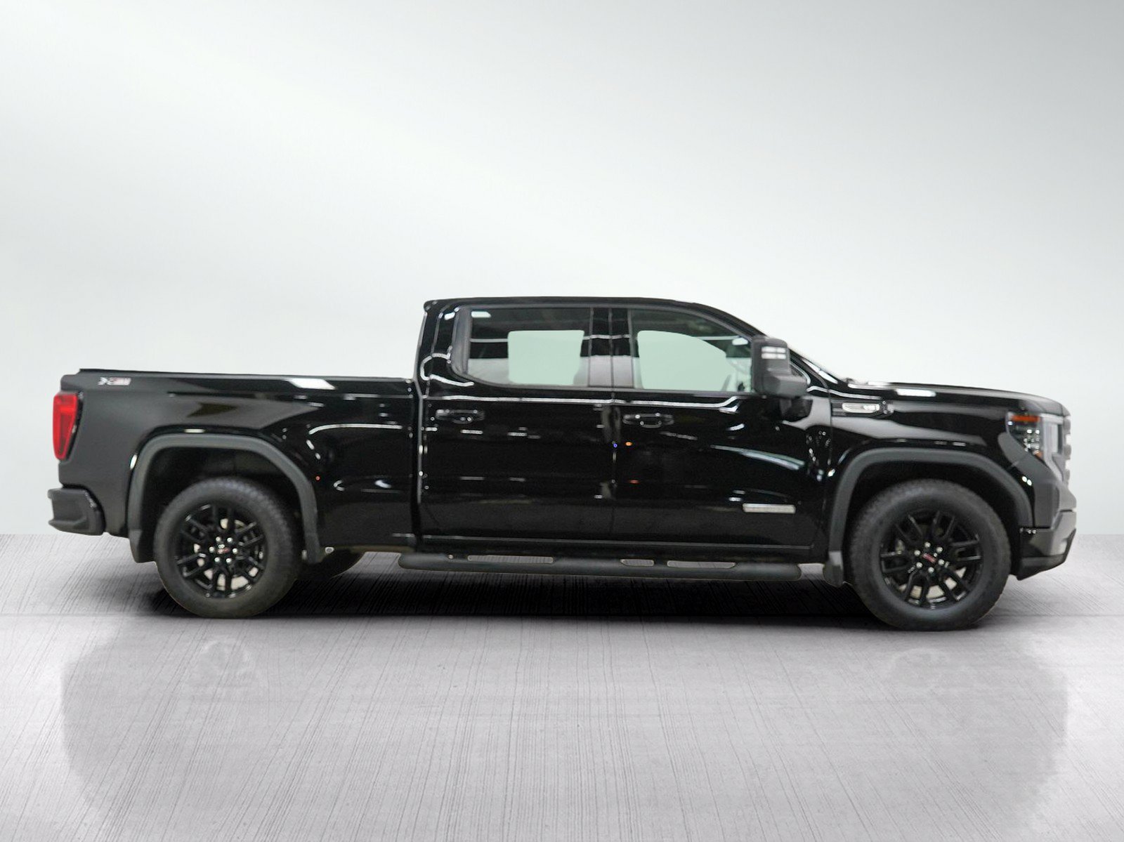 Used 2023 GMC Sierra 1500 Elevation w/ X31 Off-Road Package AWD/4WD image 7