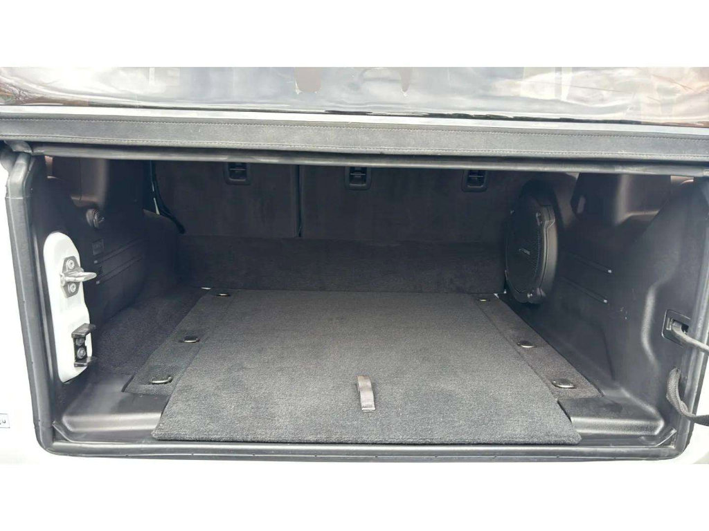 Used 2023 Jeep Wrangler Sahara w/ Cold Weather Group image 9