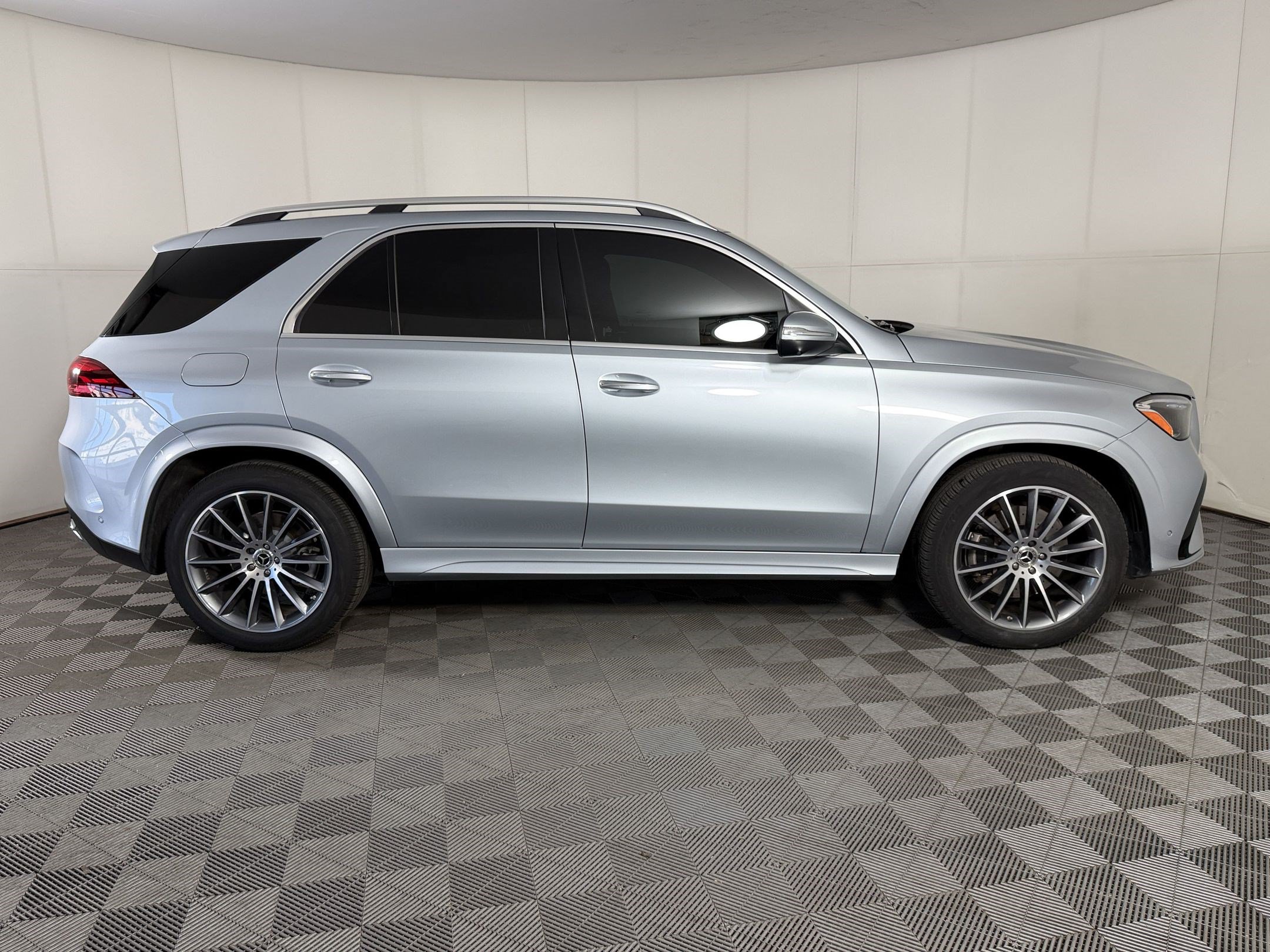 Used 2024 Mercedes-Benz GLE 450 4MATIC image 8