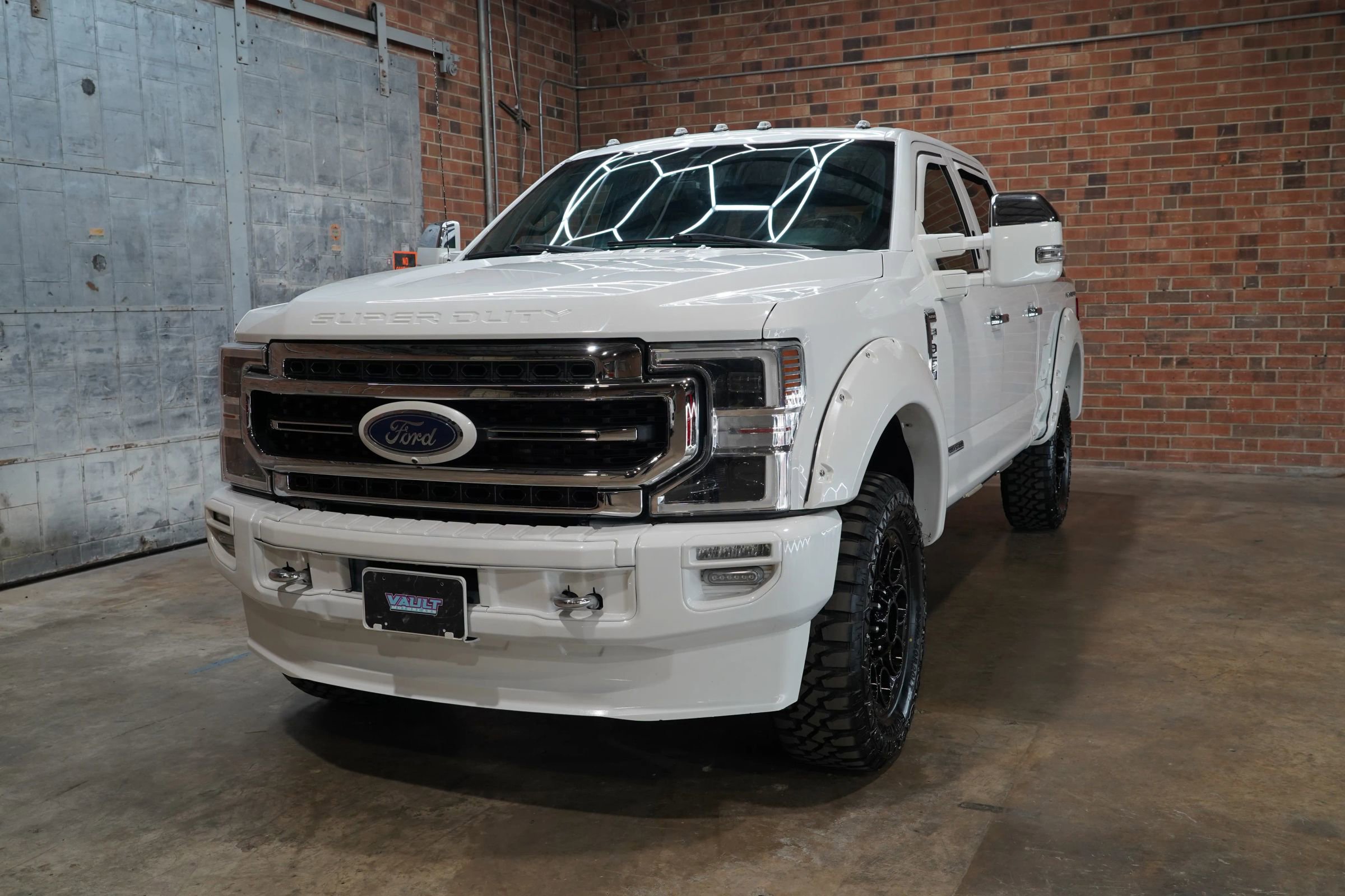 Used 2020 Ford F350 Platinum w/ FX4 Off-Road Package image 6