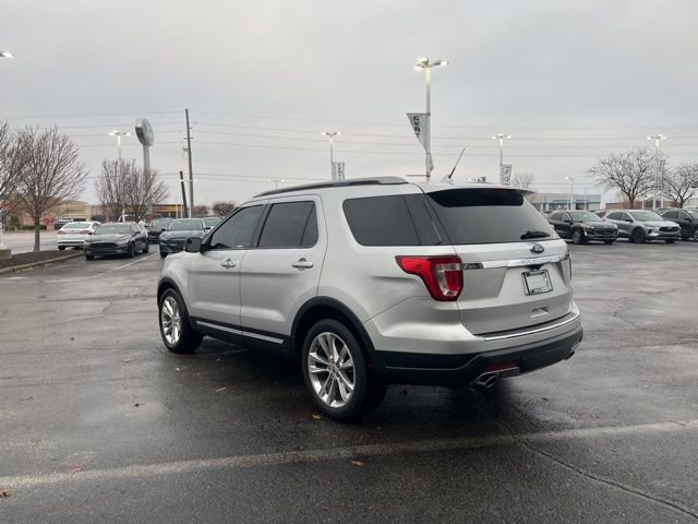 Used 2018 Ford Explorer XLT w/ Equipment Group 202A image 3
