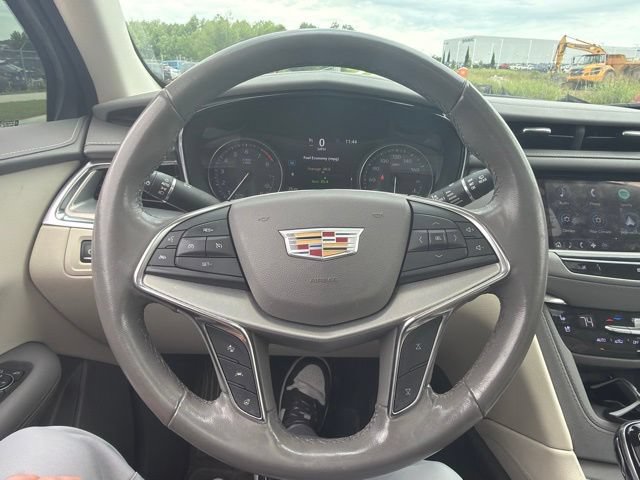 Used 2021 Cadillac XT5 Premium Luxury FWD image 12