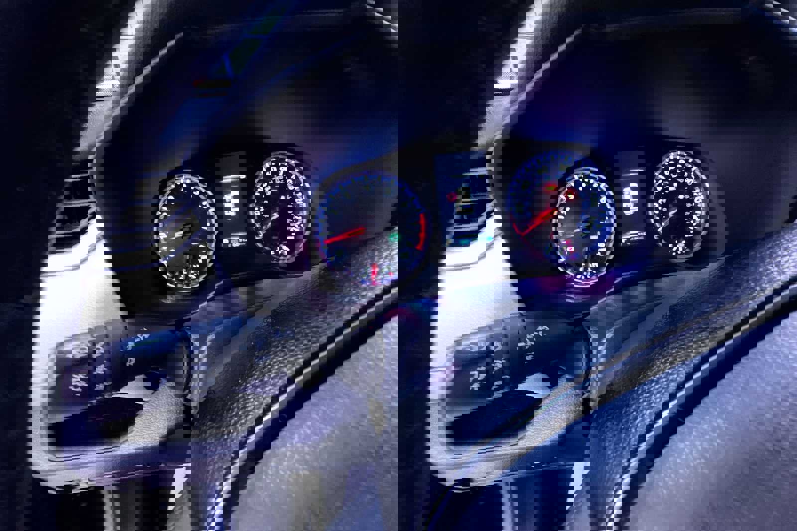 Used 2020 Toyota RAV4 XLE Premium image 17