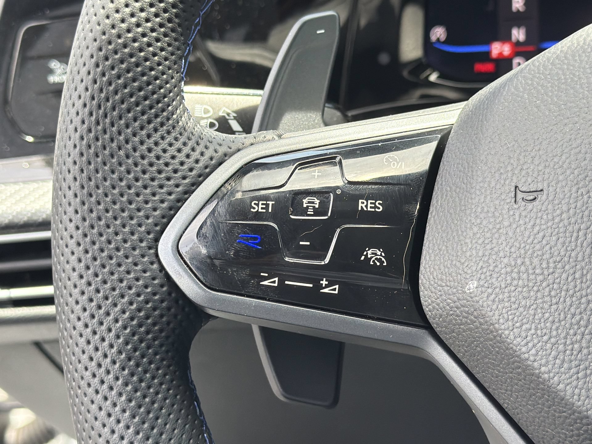 Used 2022 Volkswagen Golf R AWD/4WD image 15