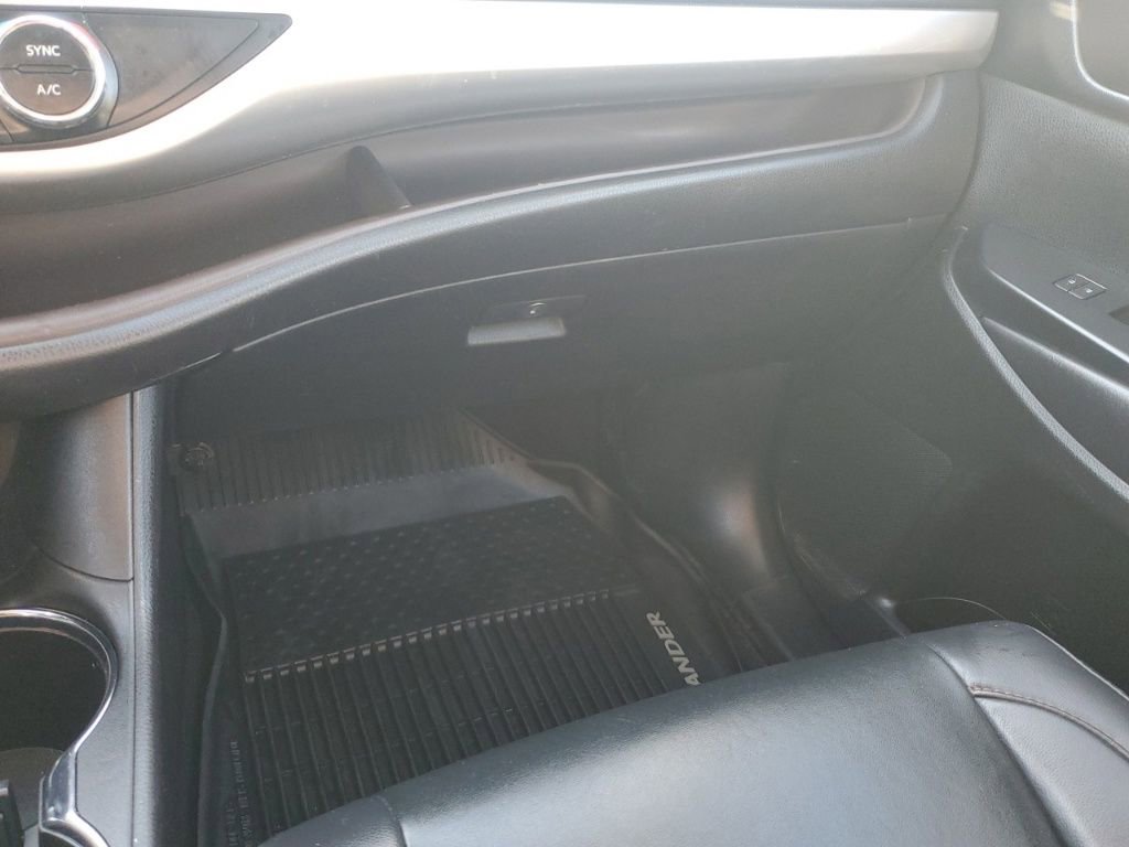 Used 2019 Toyota Highlander XLE image 20