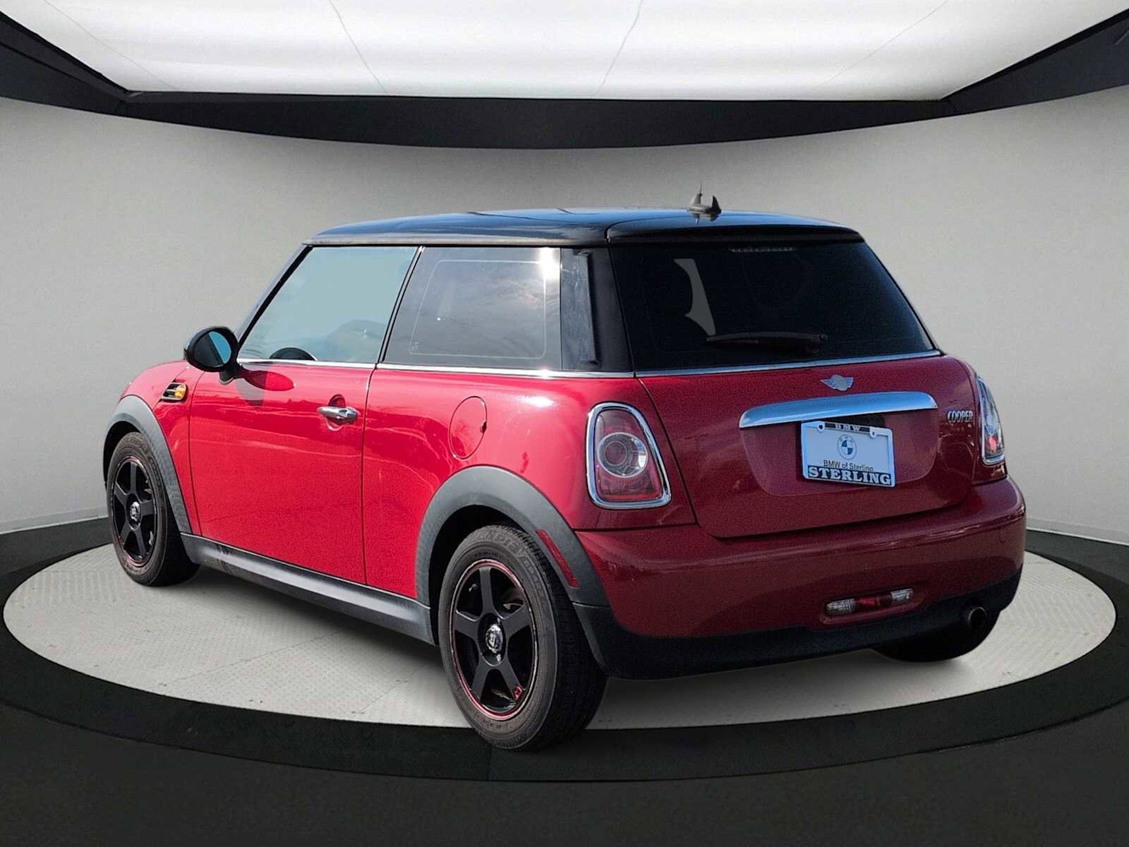 Used 2011 MINI Cooper Hardtop image 6