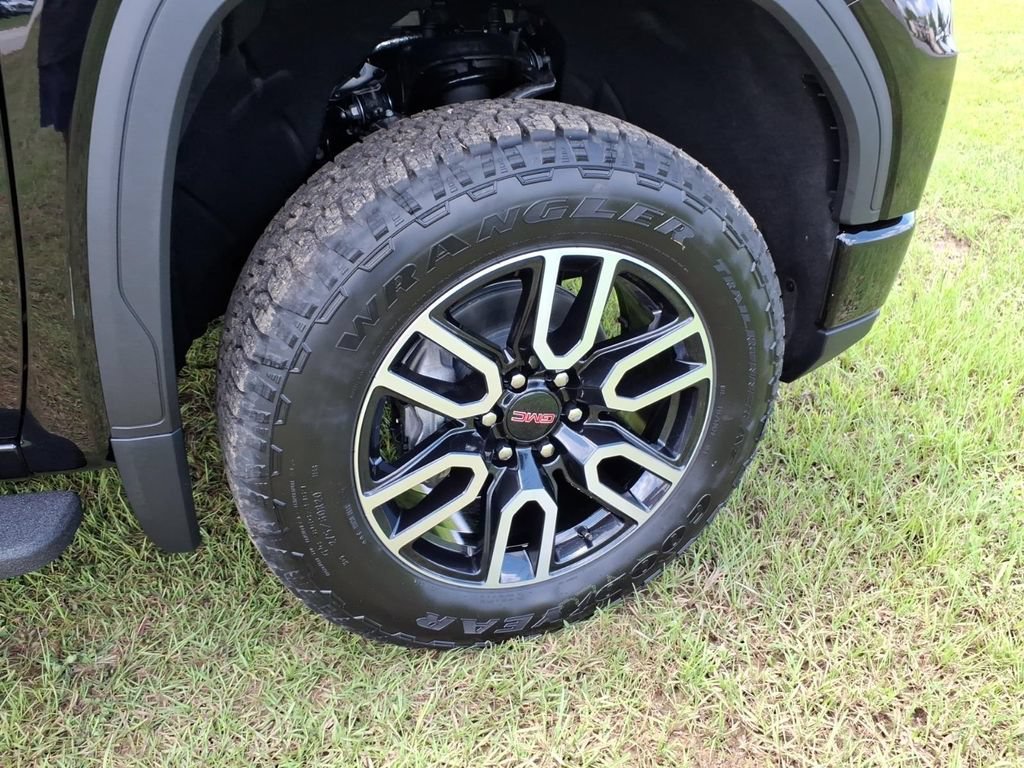 New 2026 GMC Sierra 1500 AT4 w/ AT4 Premium Package AWD/4WD image 9
