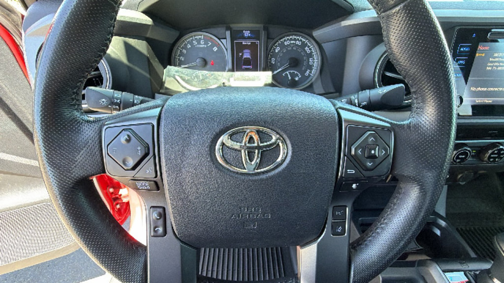 Certified 2018 Toyota Tacoma TRD Off-Road w/ Technology Package AWD/4WD image 18
