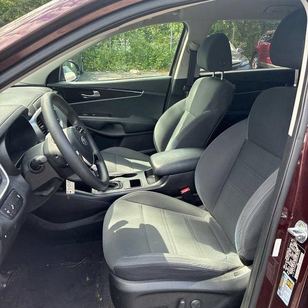 Used 2019 Kia Sorento FWD V6 image 21