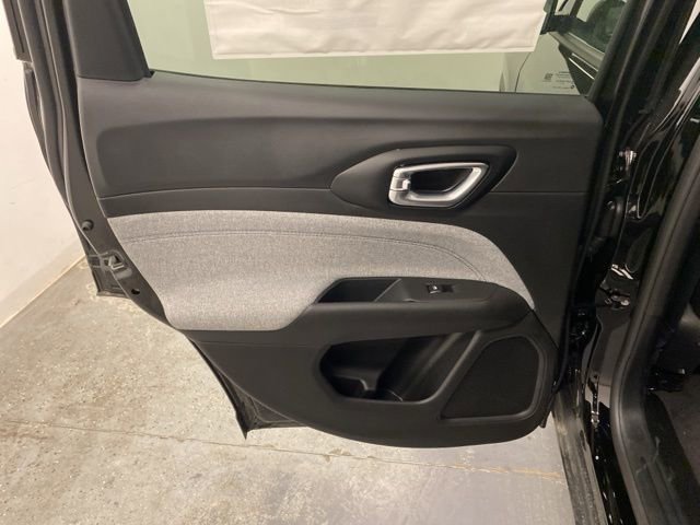 Used 2026 Jeep Compass Latitude image 20