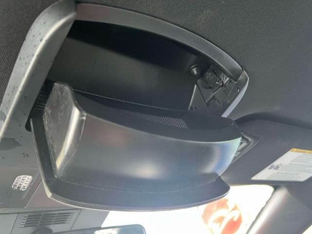 Used 2025 Toyota Camry SE w/ Convenience Package FWD image 31
