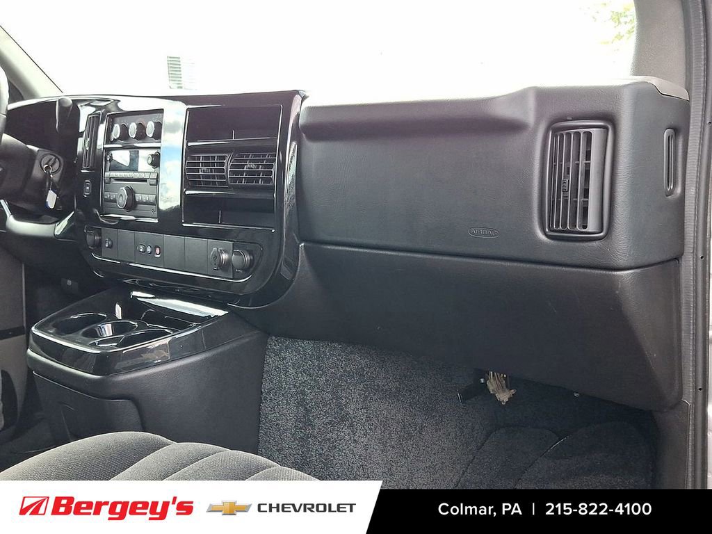 Used 2014 Chevrolet Express 1500 image 27