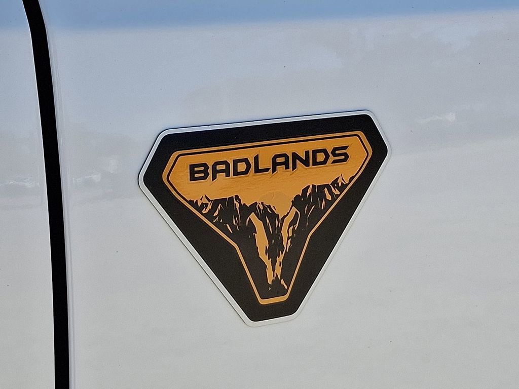 Used 2025 Ford Bronco Badlands image 32