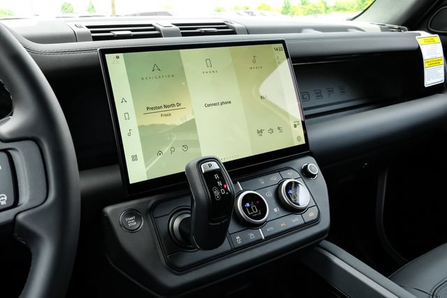 New 2026 Land Rover Defender 110 X-Dynamic SE AWD/4WD image 32