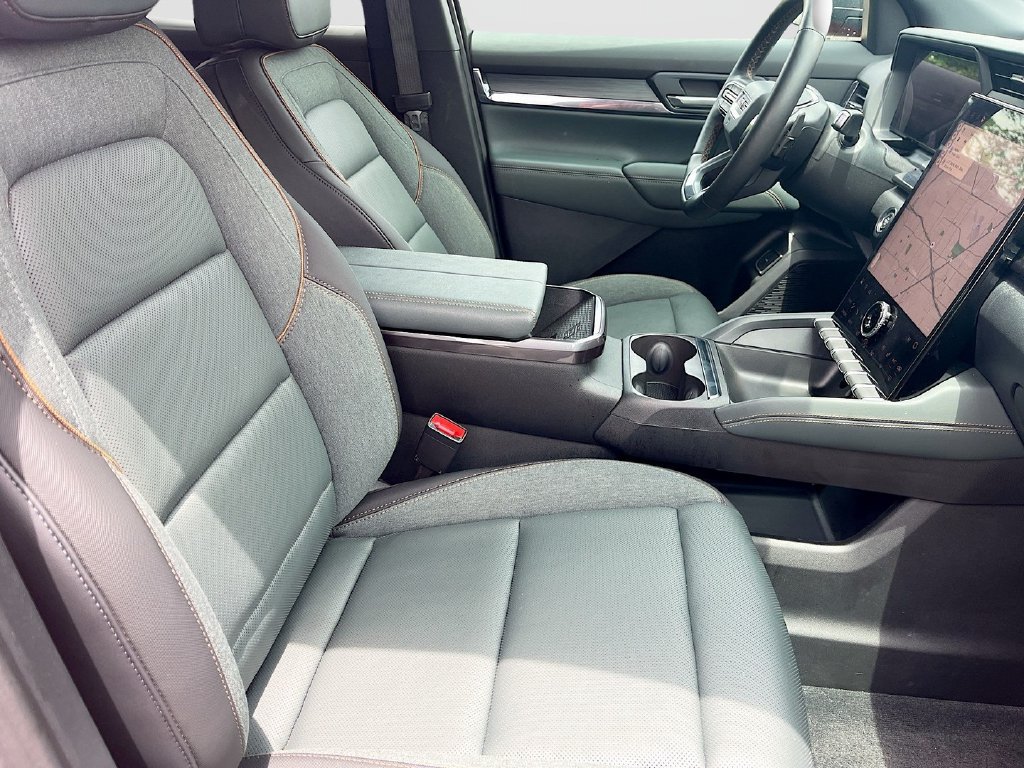 Used 2026 GMC Terrain AT4 w/ Convenience Package III AWD/4WD image 28