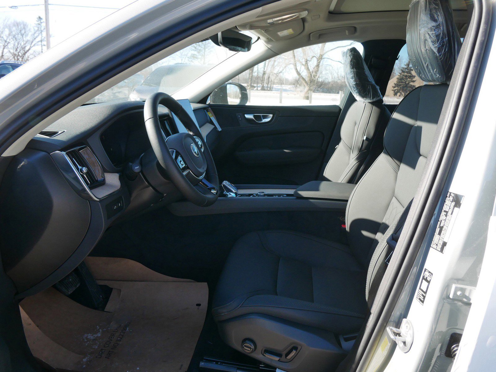 New 2026 Volvo XC60 T8 Plus w/ Protection Package Premier image 5