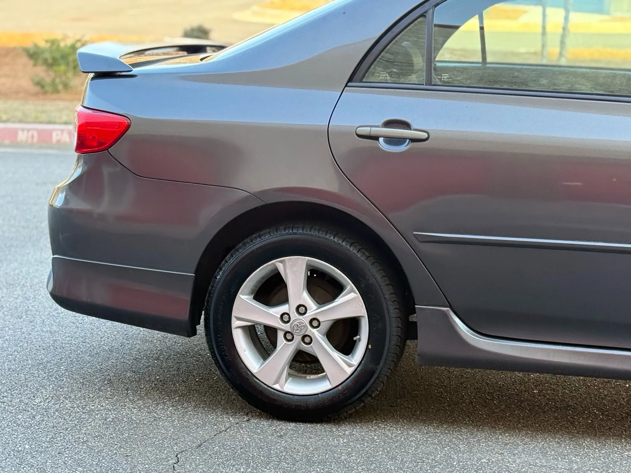 Used 2012 Toyota Corolla S image 7