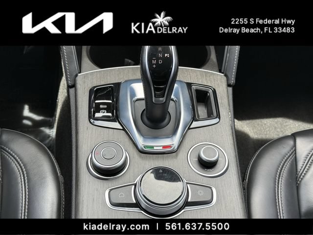Used 2020 Alfa Romeo Stelvio Ti Lusso AWD/4WD image 25