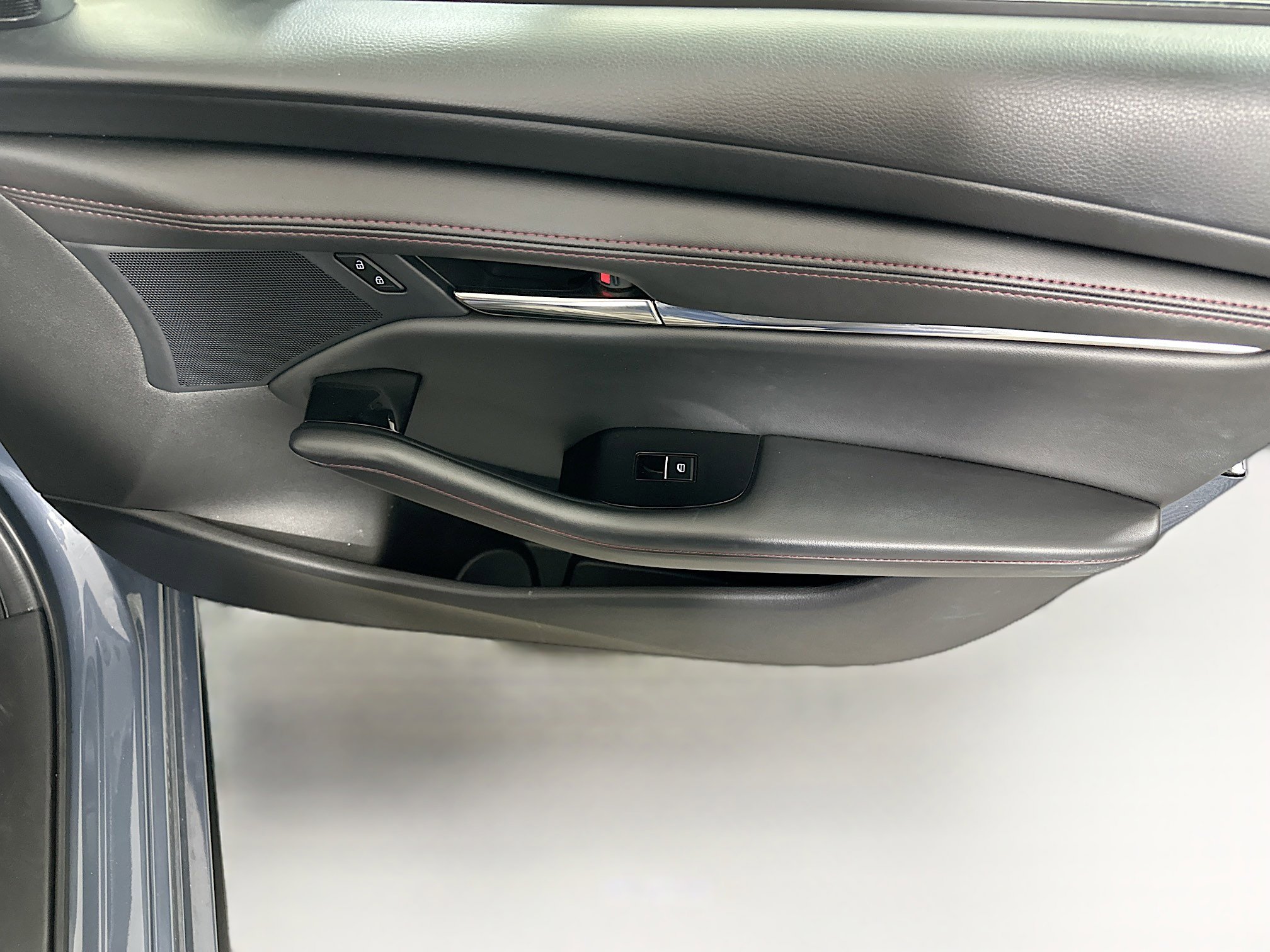 Used 2024 MAZDA MAZDA3 s image 31