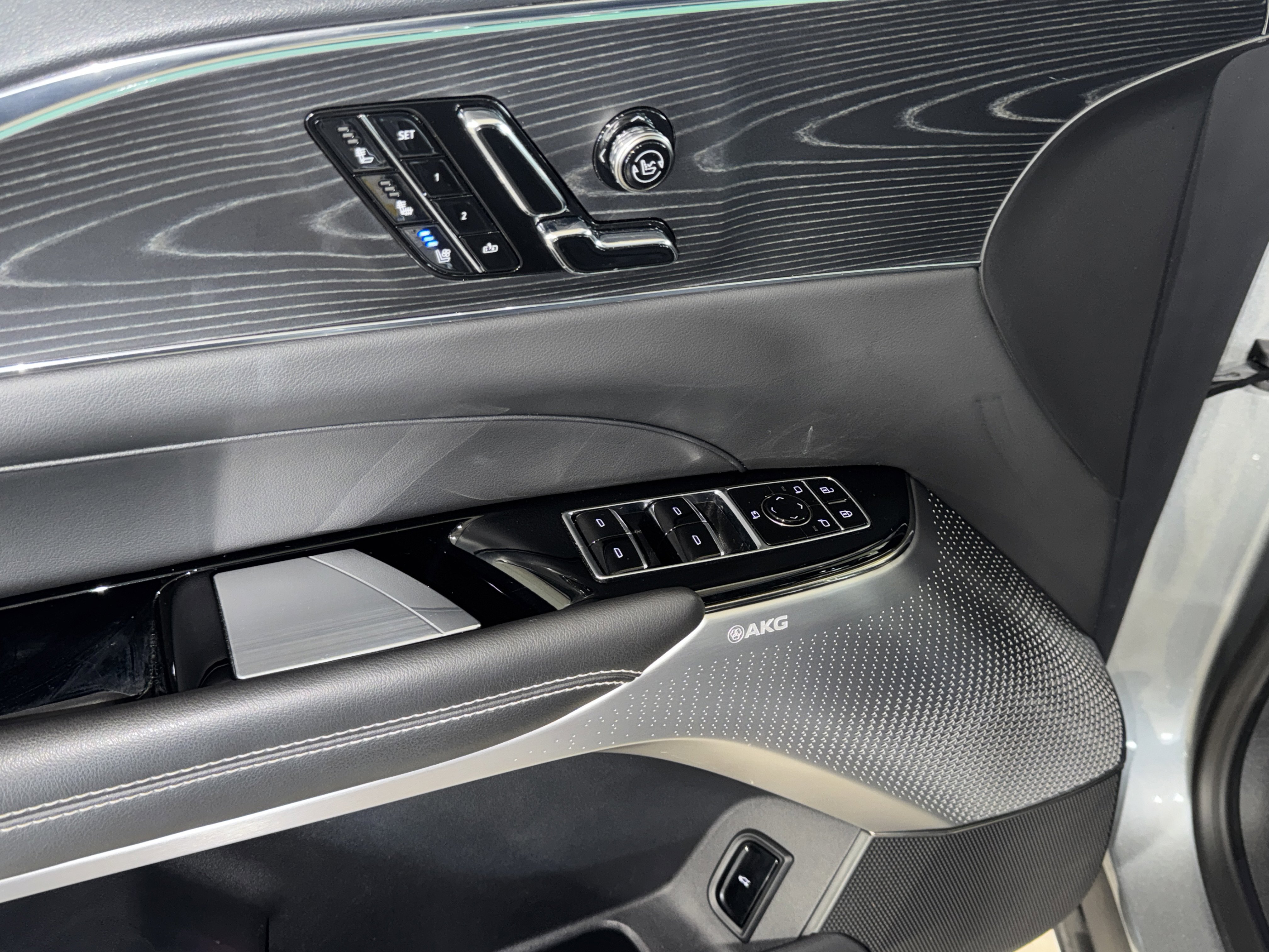 Used 2024 Cadillac Lyriq Sport image 20