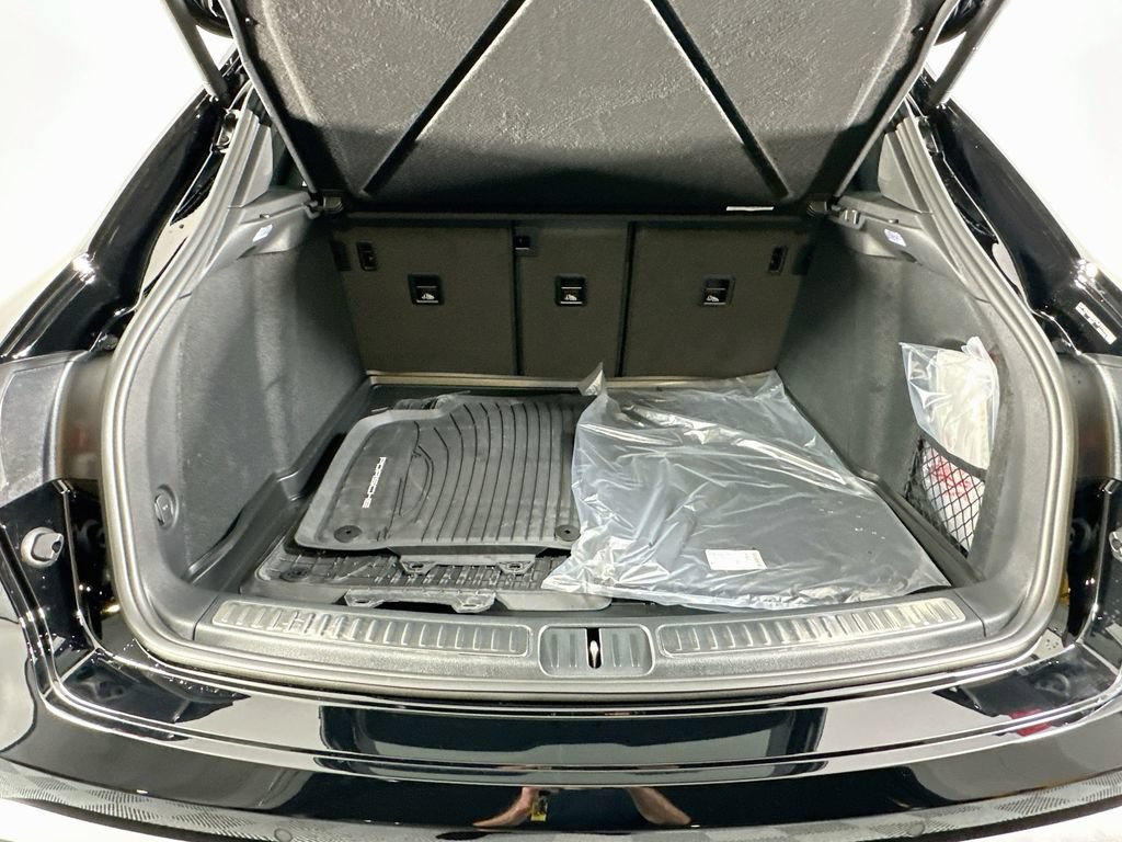 New 2026 Porsche Macan AWD/4WD image 28