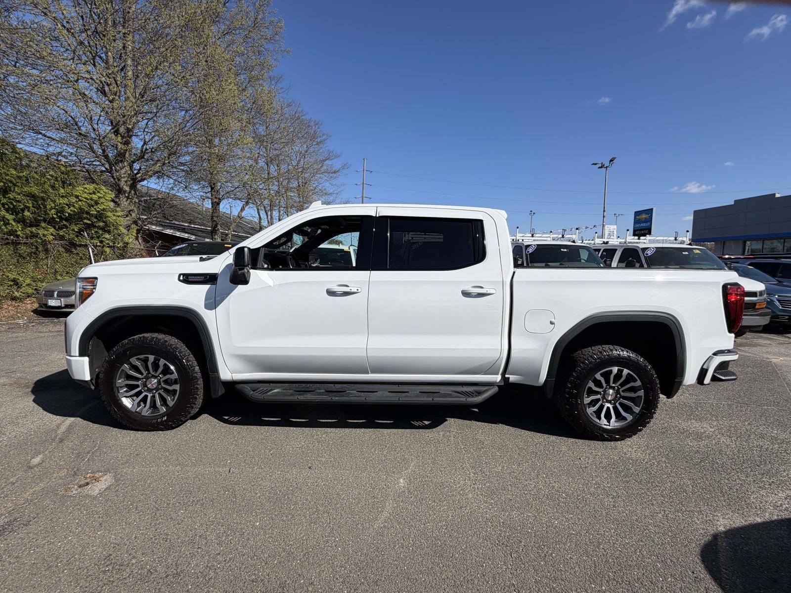 Certified 2021 GMC Sierra 1500 AT4 w/ AT4 Preferred Package AWD/4WD image 2