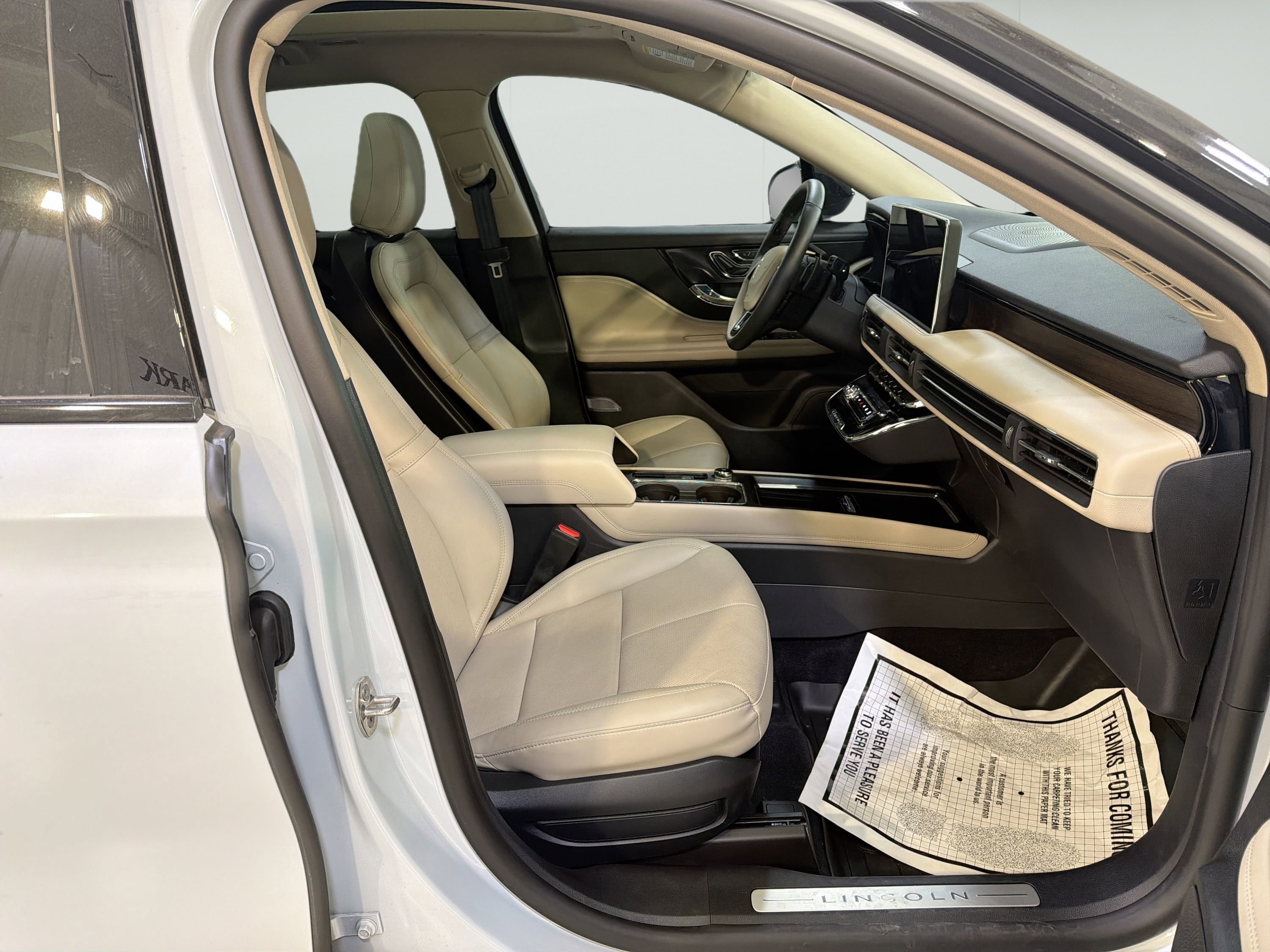 New 2026 Lincoln Corsair Reserve w/ Jet Appearance Package AWD/4WD image 29