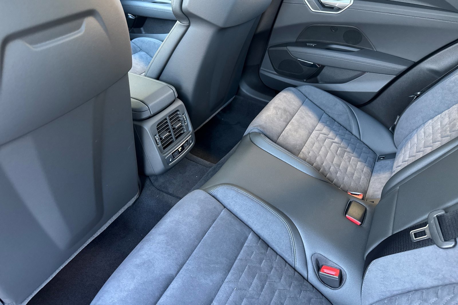 New 2026 Audi S e-tron GT Prestige image 9