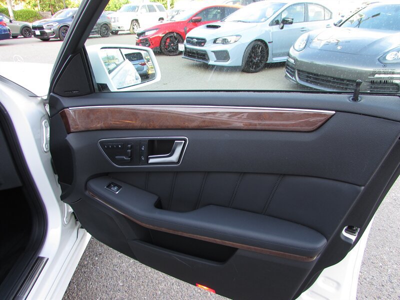 Used 2013 Mercedes-Benz E 350 4MATIC Wagon image 30