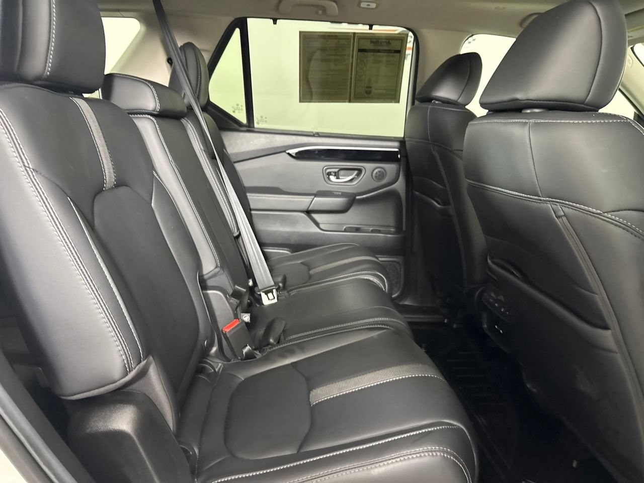 Used 2025 Honda Pilot Touring image 29