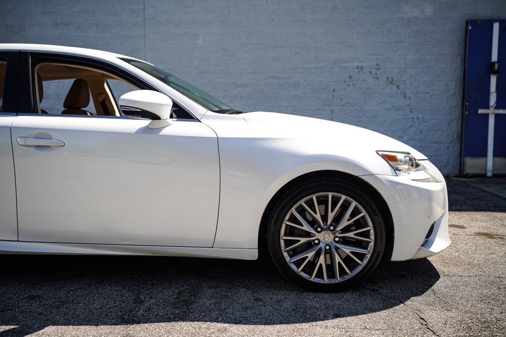 Used 2016 Lexus IS 200t w/ Premium Package RWD image 17