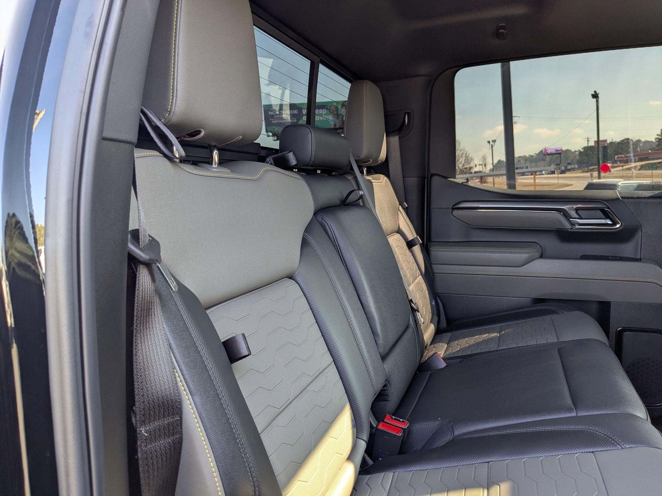 Used 2025 Chevrolet Silverado 1500 ZR2 w/ Technology Package image 24